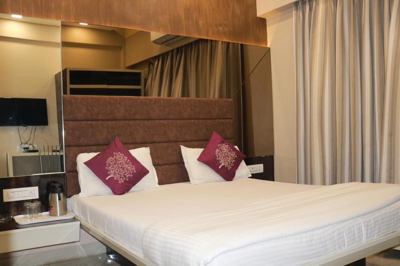 Hotel Modern Bombay Esterno foto