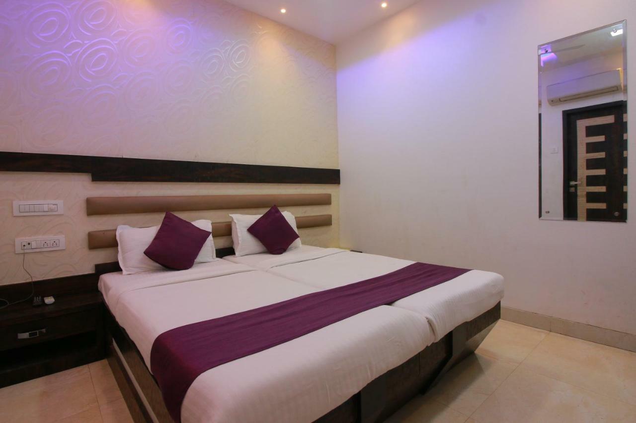 Hotel Modern Bombay Esterno foto